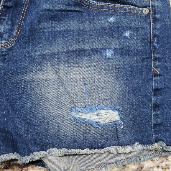 Ripped Denim Shorts - Summer Perfect - Picture 3 of 5